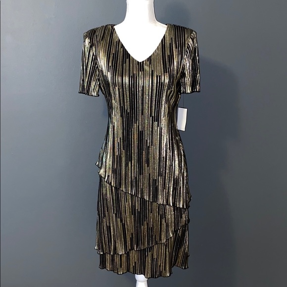 Dress - Picture 2 of 5